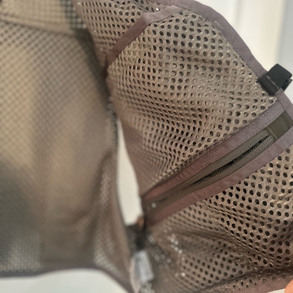 Patagonia Olive Fly-Fishing Utility Vest - Picture 16 of 16